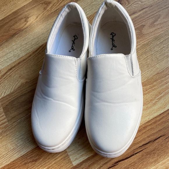 Qupid Shoes - Women size 6 Qupid Slide on Sneaker Loafers -gently used-